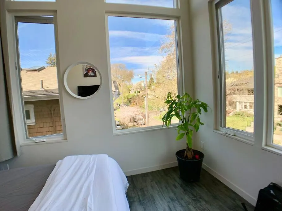 Lofty Studio Prime Cap Hill Area Mins To Downtown 시애틀